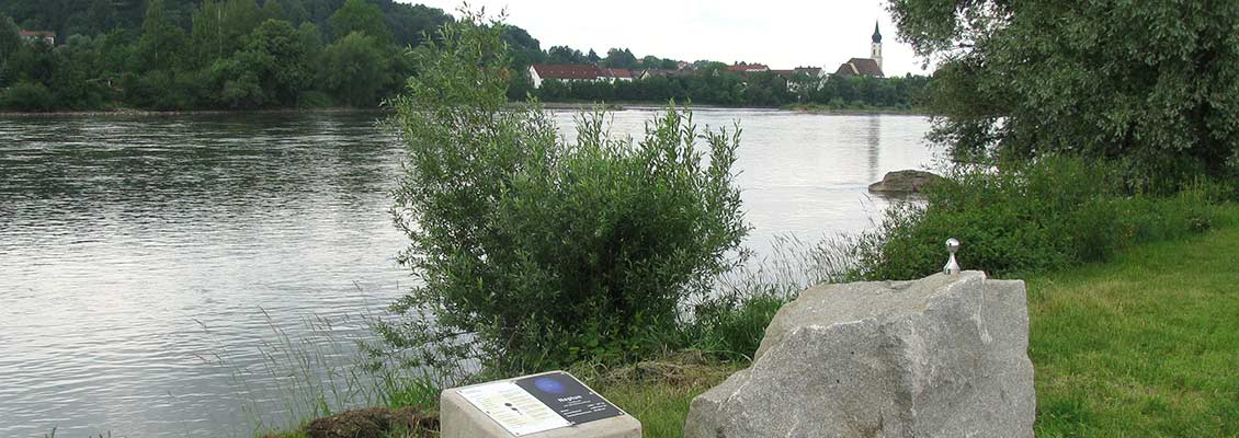 Donauplanetenweg - Neptun-Modell an der Donau